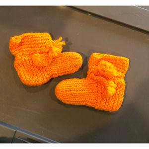 HANDMADE VINTAGE‎ KNIT Baby Doll Booties Halloween